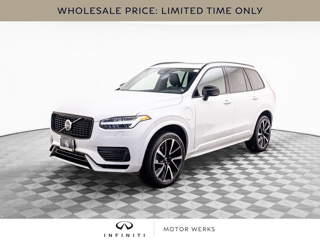 2023 Volvo XC90 Recharge T8 Plus Dark Theme eAWD