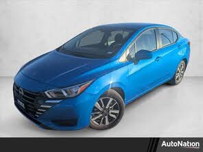 Nissan Versa SV FWD