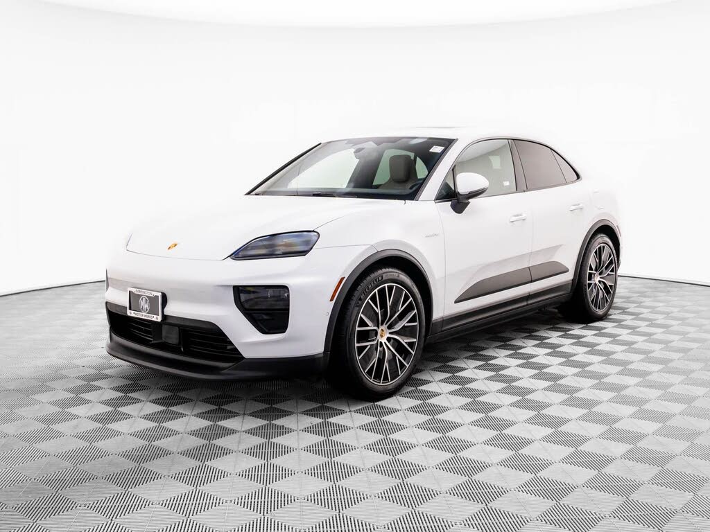 2025 Porsche Macan AWD