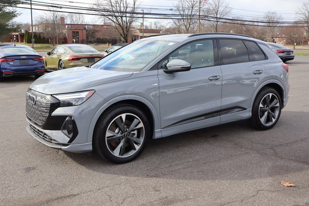 2024 Audi Q4 e-tron quattro Premium 55