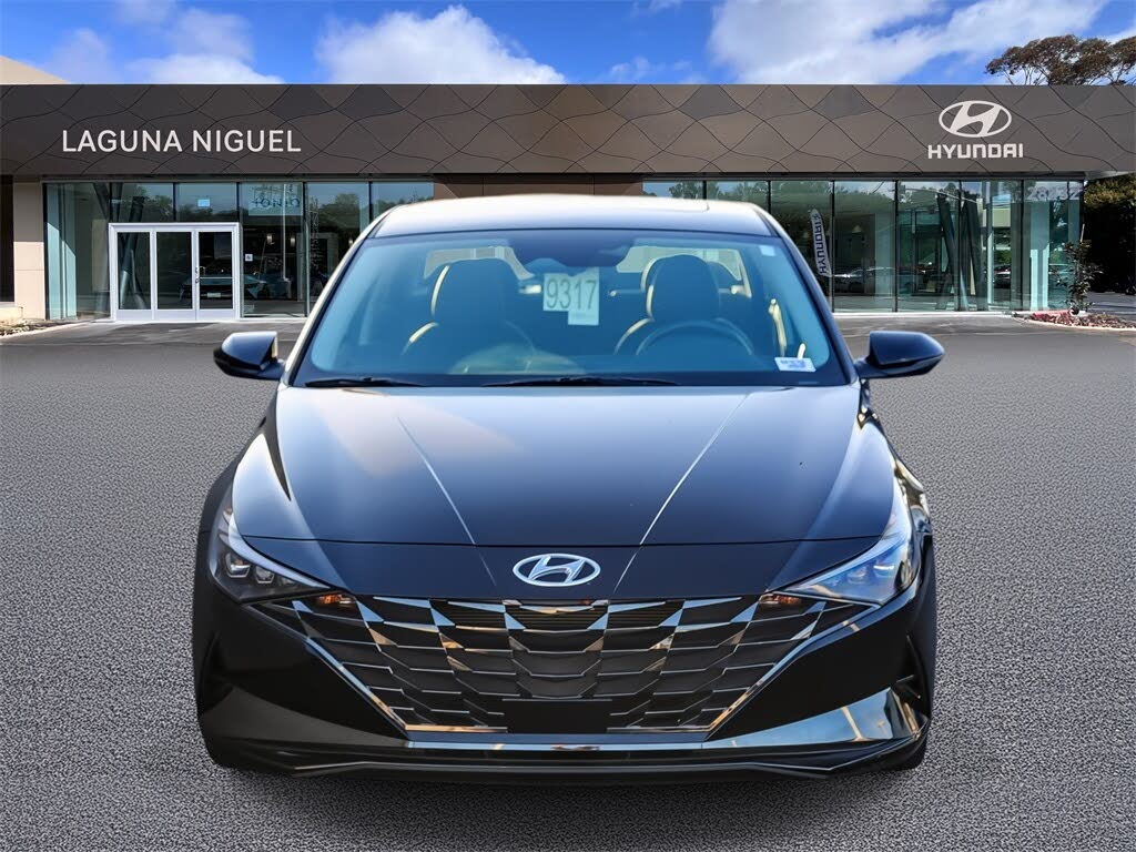 2023 Hyundai Elantra Limited FWD