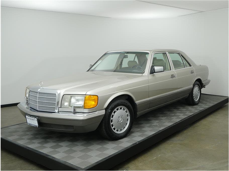 1991 Mercedes-Benz 300-Class 4 Dr 300SE Sedan