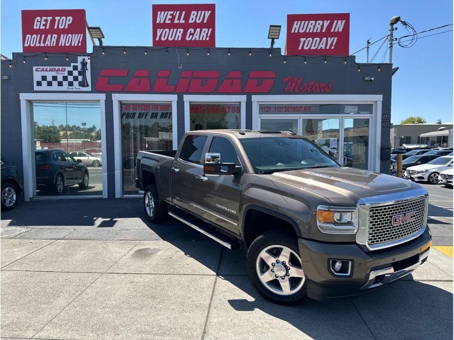 2015 GMC Sierra 2500HD Denali Crew Cab SB 4WD