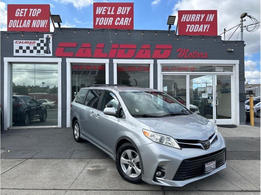 2019 Toyota Sienna LE 7-Passenger FWD with Auto-Access Seat
