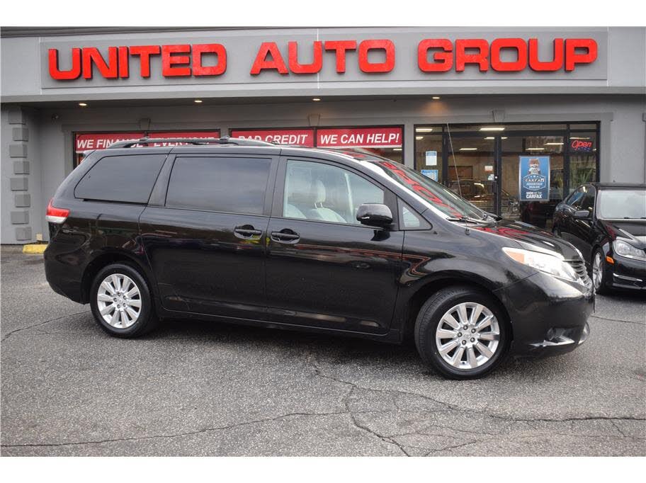 2011 Toyota Sienna LE 7-Passenger V6 AWD