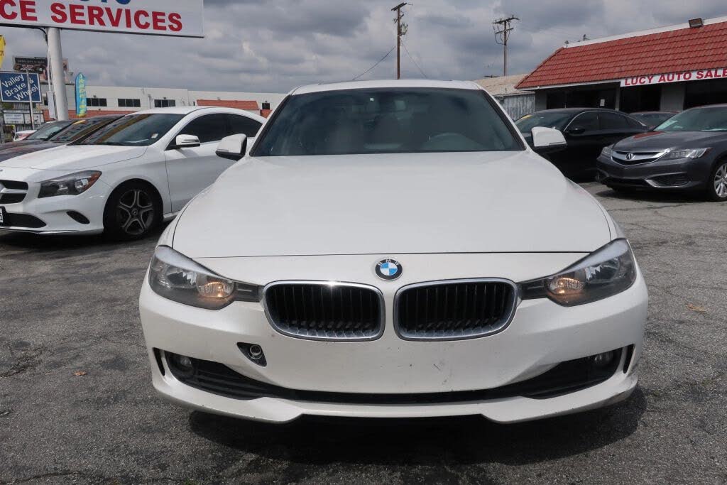 2013 BMW 3 Series 320i Sedan RWD