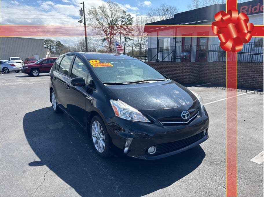 2014 Toyota Prius v Two FWD