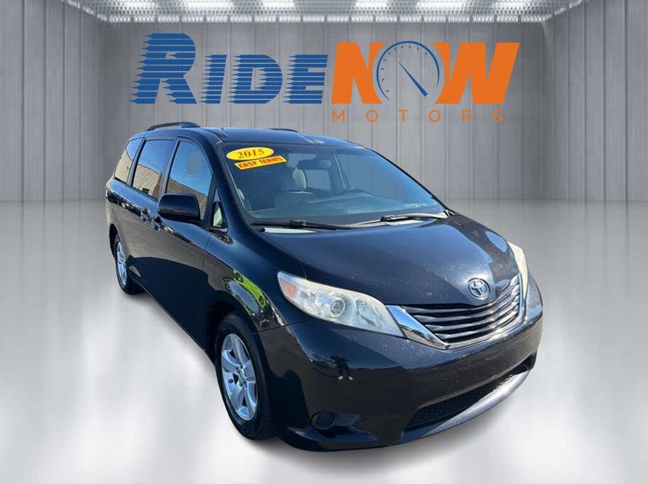 2015 Toyota Sienna LE 7-Passenger Auto Access Seat