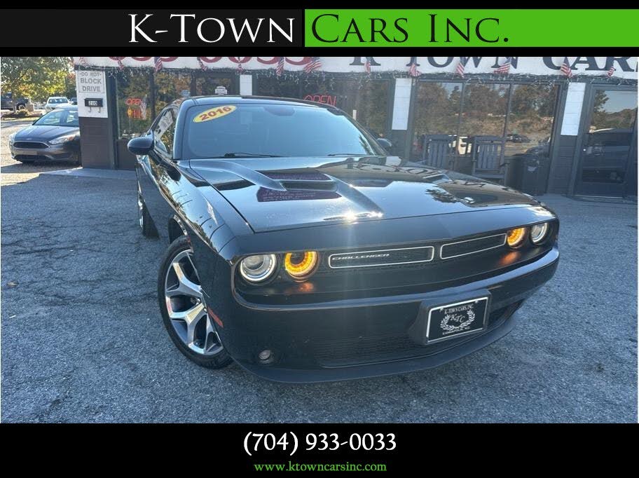 2016 Dodge Challenger SXT Plus RWD