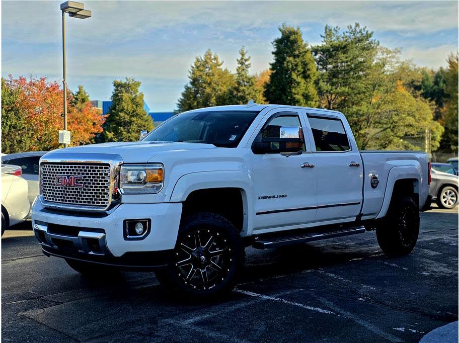 2016 GMC Sierra 3500HD Denali Crew Cab LB 4WD
