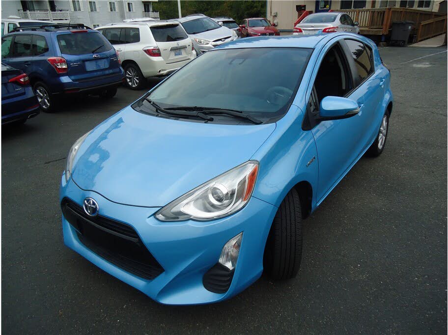 2016 Toyota Prius c Three