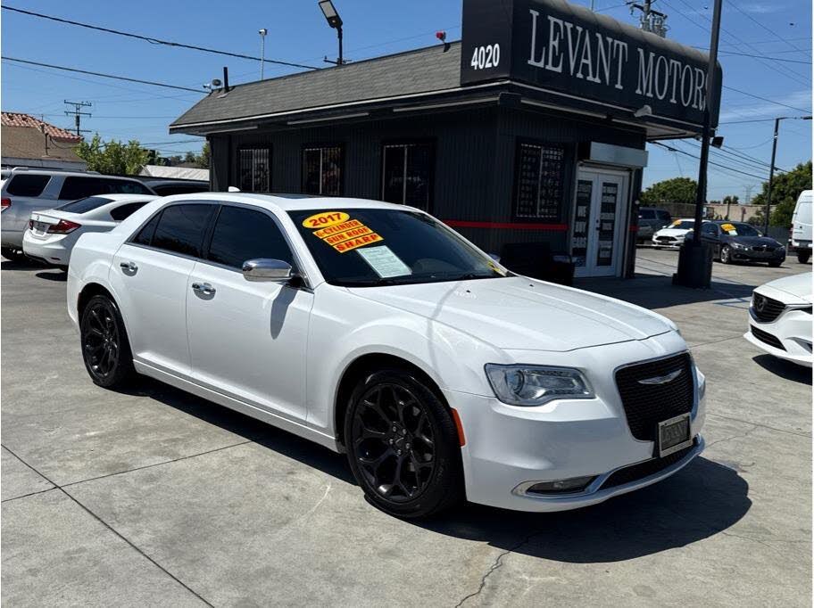 2017 Chrysler 300 C Platinum RWD