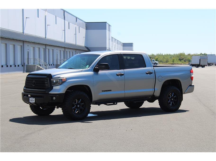 2017 Toyota Tundra Limited CrewMax 5.7L FFV 4WD