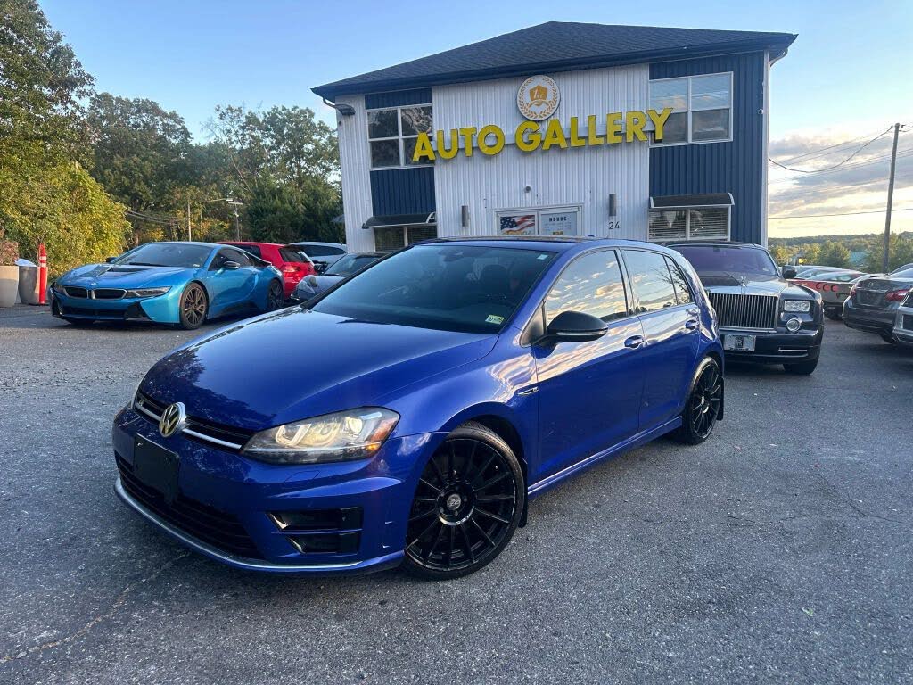 2017 Volkswagen Golf R 4-Door AWD with DCC and Navigation