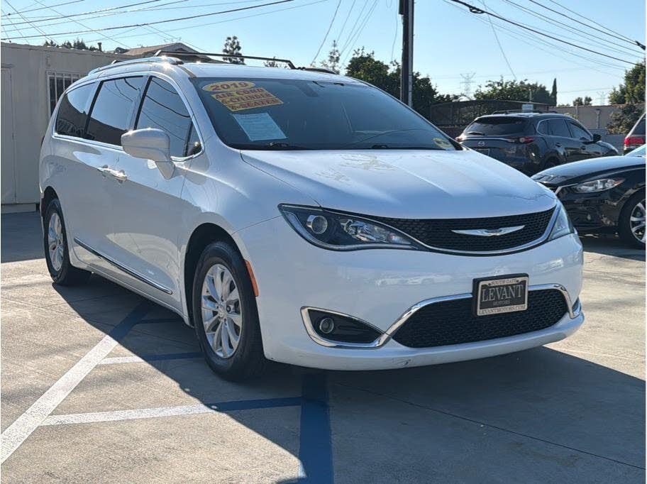 2019 Chrysler Pacifica Touring L FWD