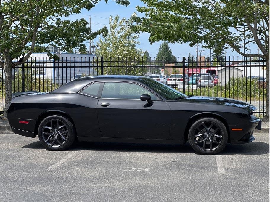 2021 Dodge Challenger SXT RWD