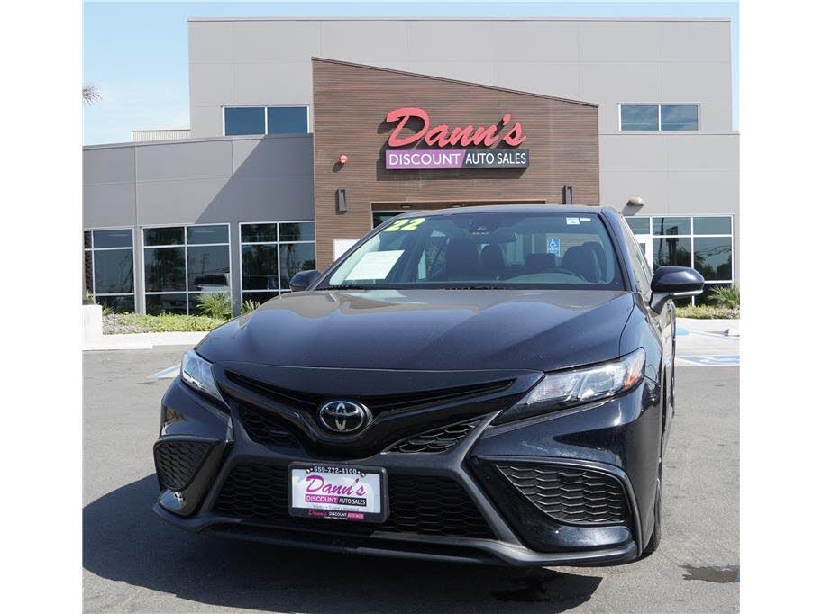 2022 Toyota Camry SE FWD