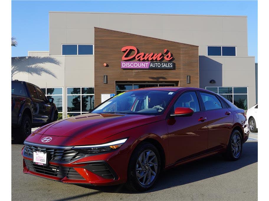 2024 Hyundai Elantra SEL FWD