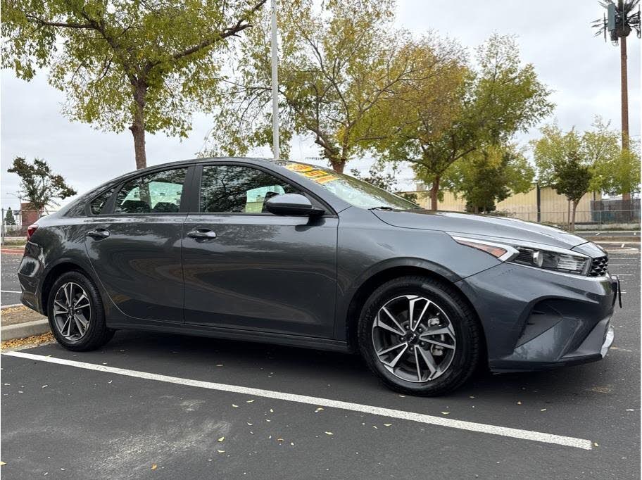 2024 Kia Forte LXS FWD