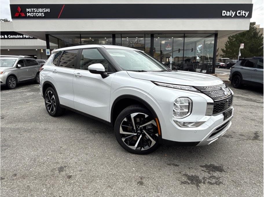 2024 Mitsubishi Outlander SE FWD