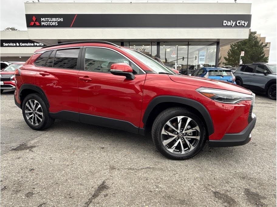 2024 Toyota Corolla Cross XLE FWD