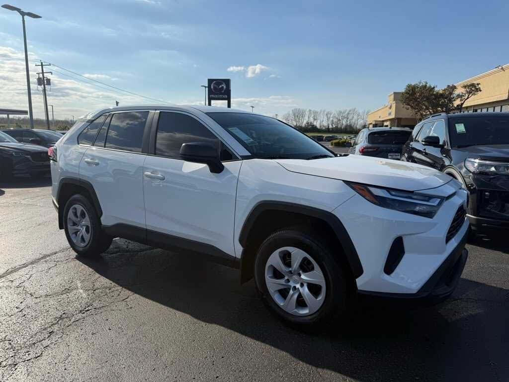 2025 Toyota RAV4 LE FWD