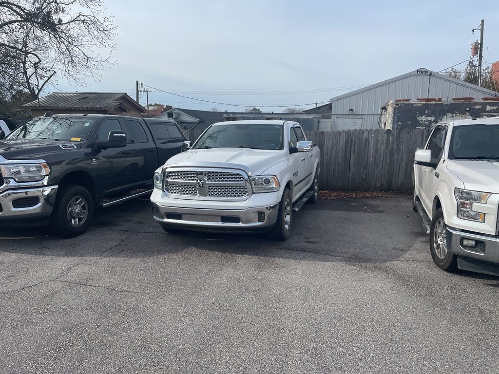 2016 RAM 1500 Laramie Crew Cab 4WD