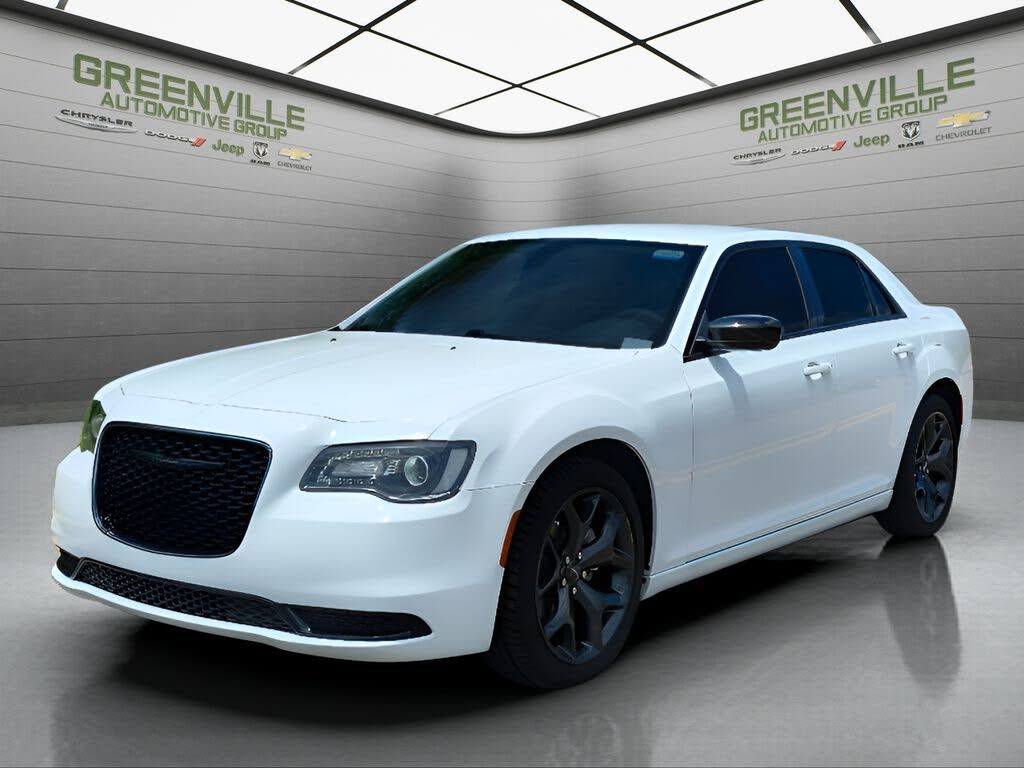 2023 Chrysler 300 Touring RWD