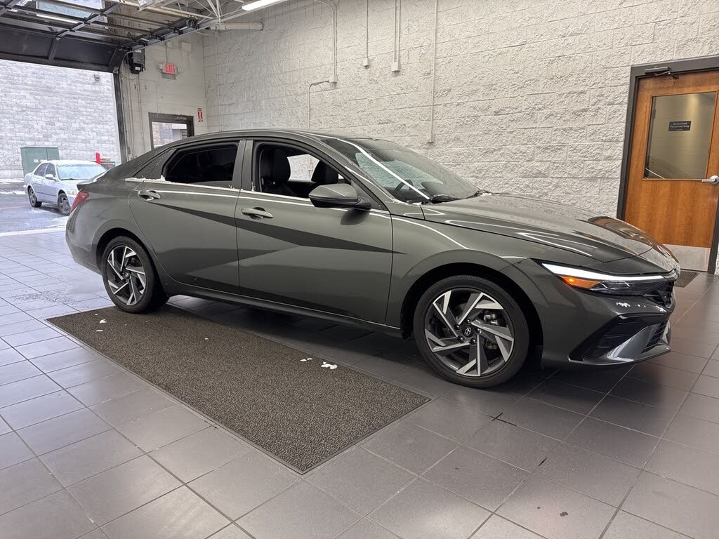 2024 Hyundai Elantra Hybrid Limited FWD