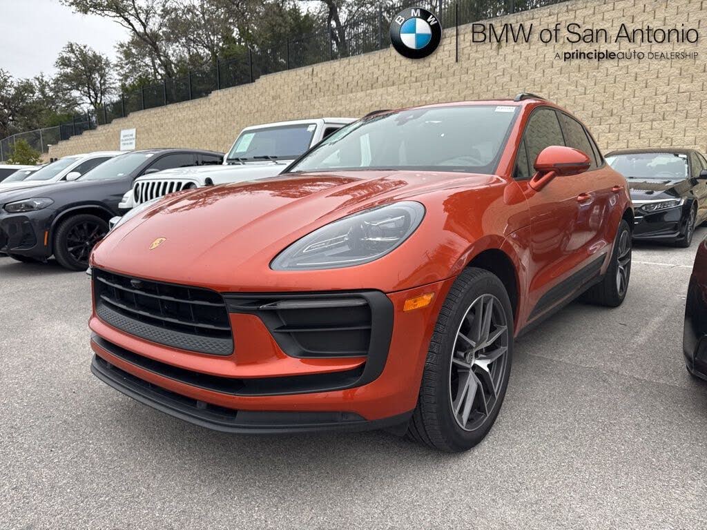 2022 Porsche Macan AWD