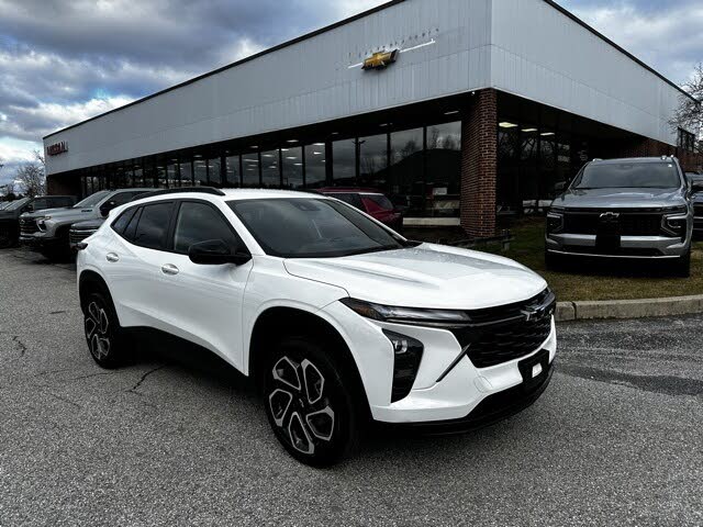 2024 Chevrolet Trax RS with 2RS FWD