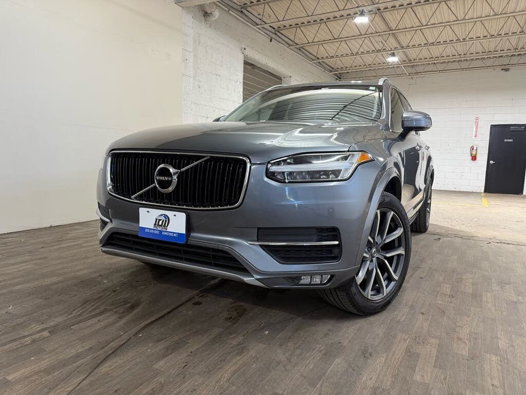 2017 Volvo XC90 T5 Momentum AWD