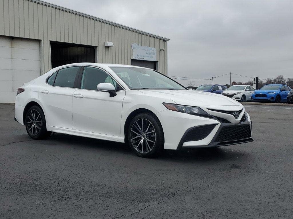 2022 Toyota Camry SE FWD