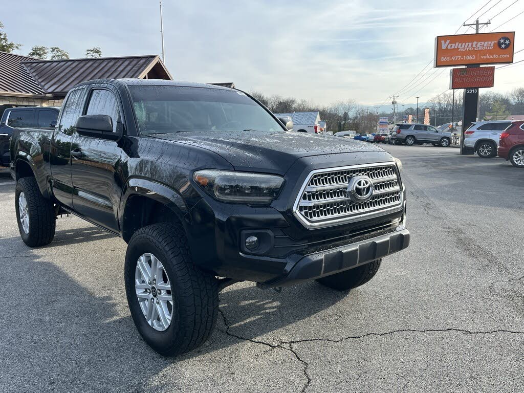 2017 Toyota Tacoma SR I4 Access Cab 4WD