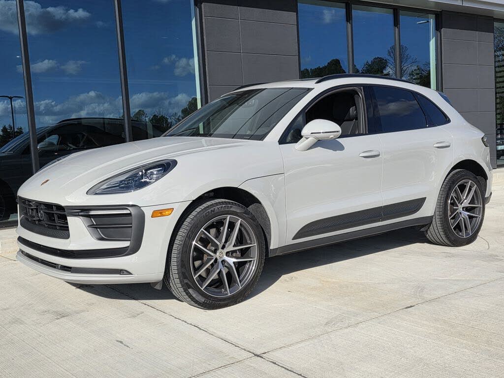 2025 Porsche Macan