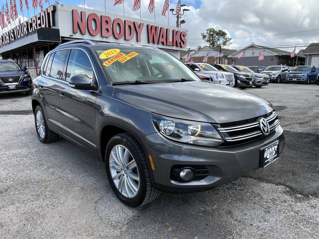 2013 Volkswagen Tiguan S with Sunroof