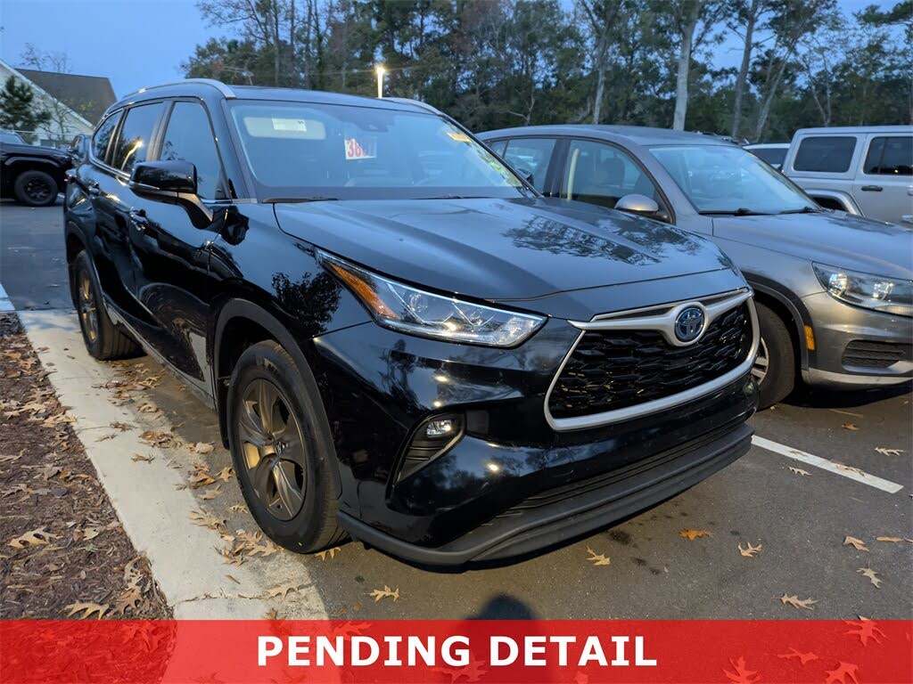 2023 Toyota Highlander Hybrid Bronze Edition FWD
