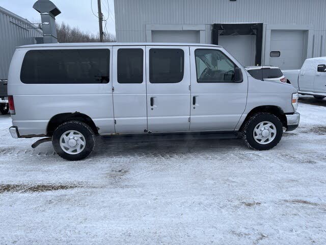 2013 Ford E-Series E-350 XL Super Duty Passenger Van