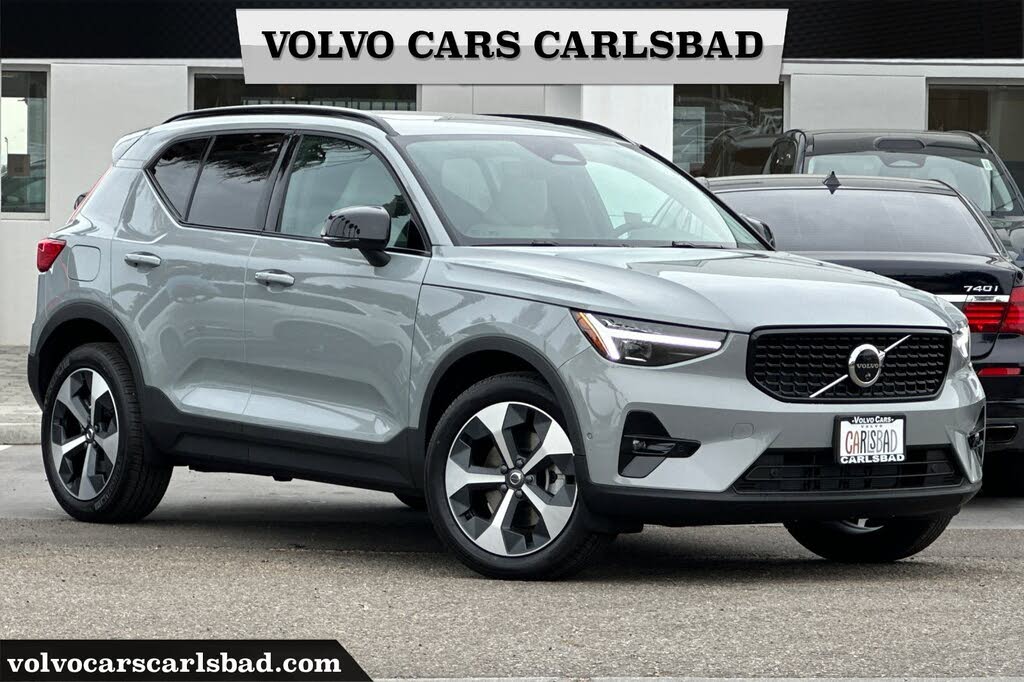 2026 Volvo XC40 B5 Plus AWD