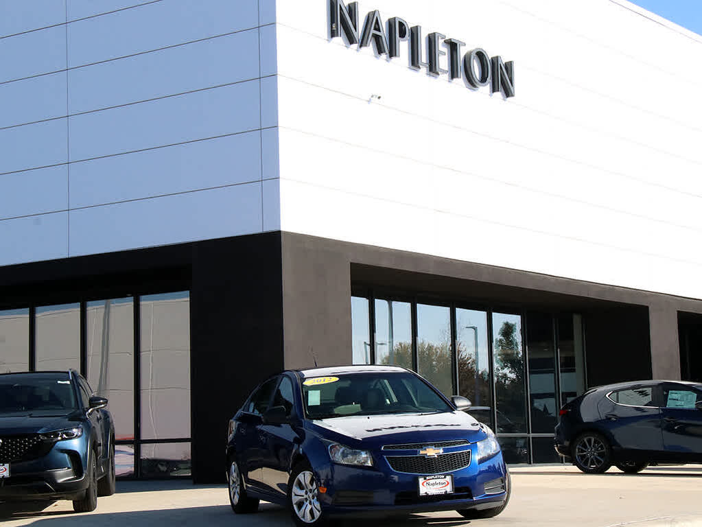 2012 Chevrolet Cruze LS Sedan FWD