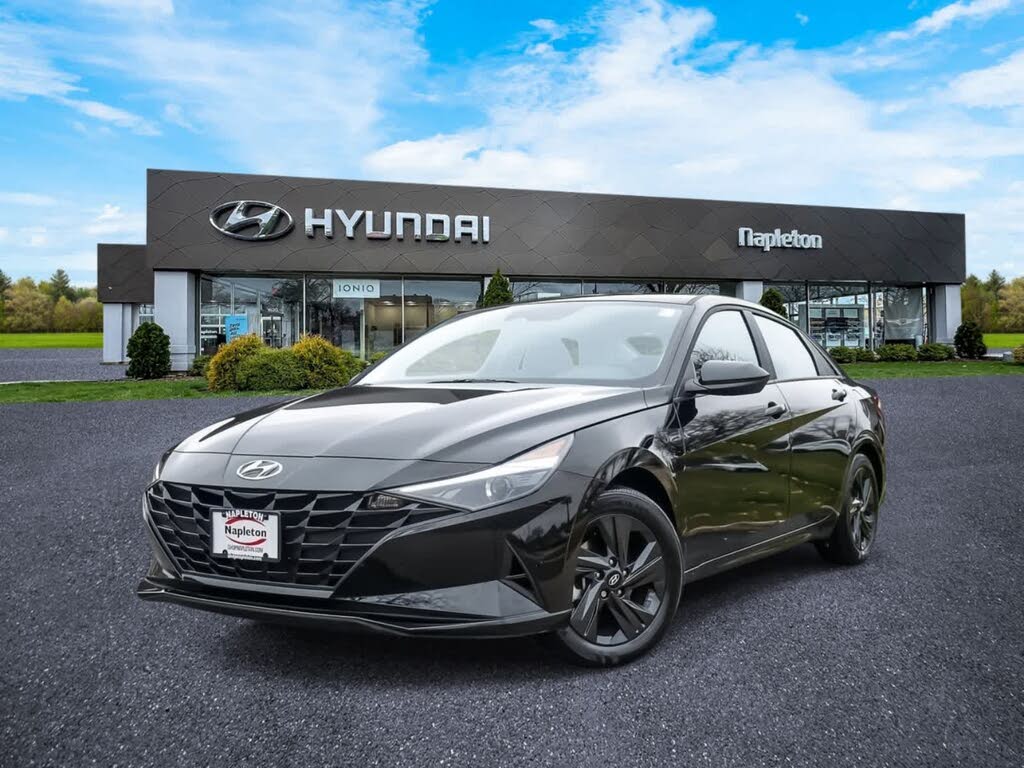 2023 Hyundai Elantra SEL FWD