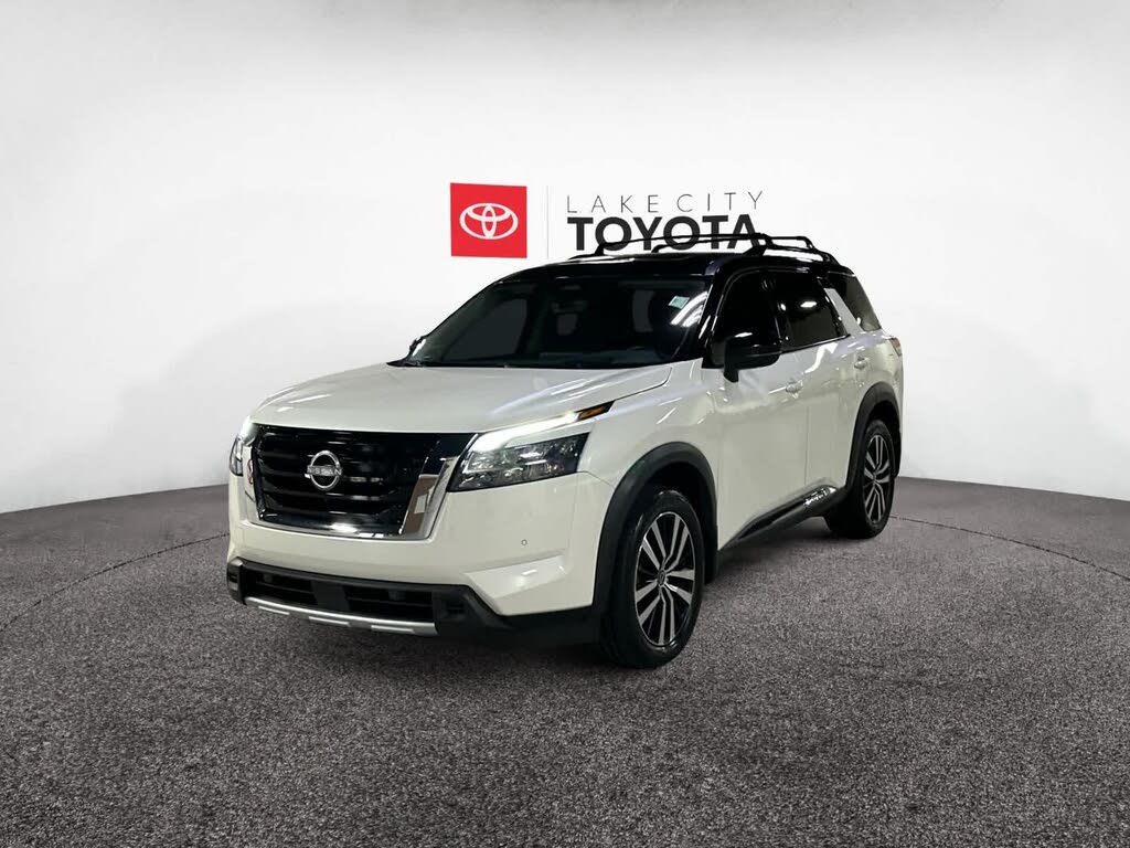 2023 Nissan Pathfinder Platinum FWD