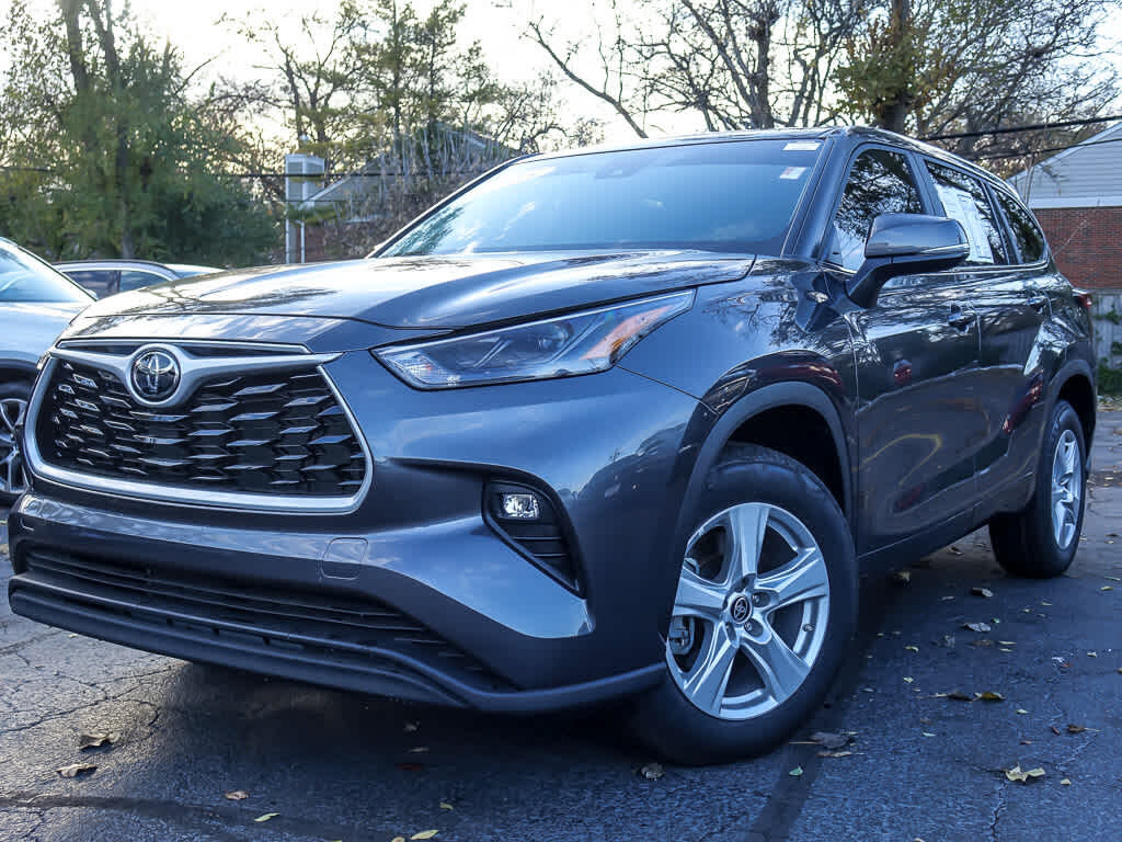 2023 Toyota Highlander LE FWD