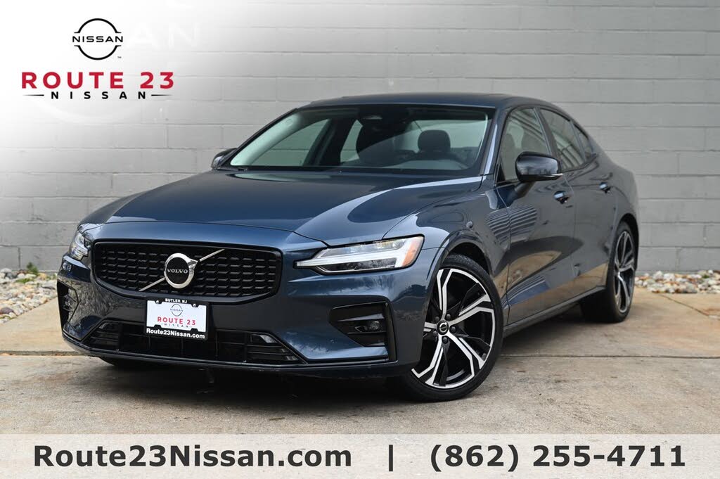 2024 Volvo S60 B5 Core Dark Theme AWD