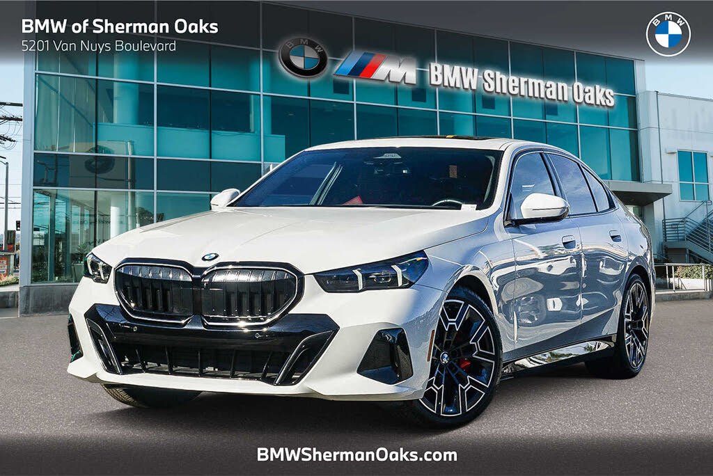 2025 BMW 5 Series 530i RWD