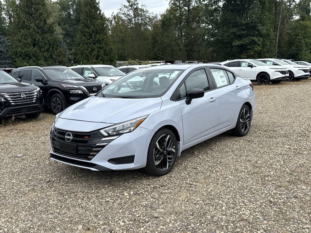 2025 Nissan Versa SR FWD