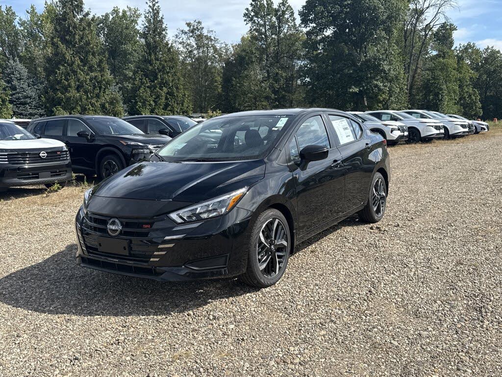 2025 Nissan Versa SR FWD