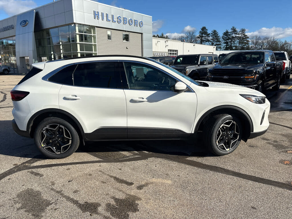 2026 Ford Escape Platinum AWD