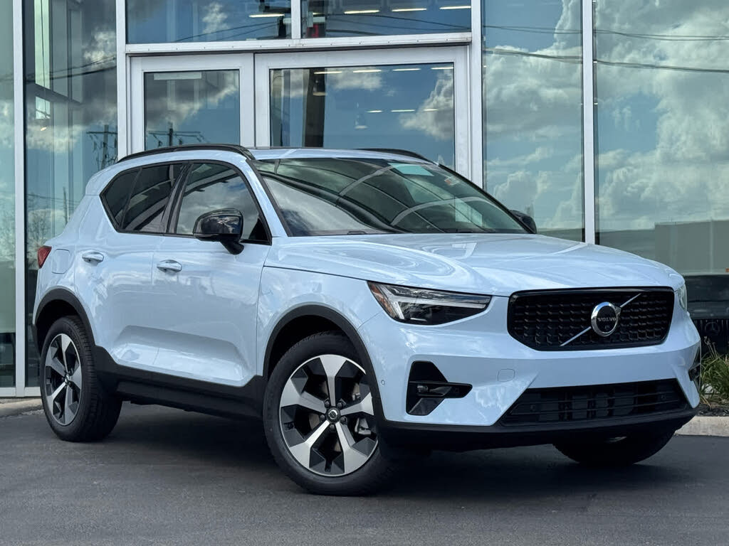 2026 Volvo XC40 B5 Plus AWD