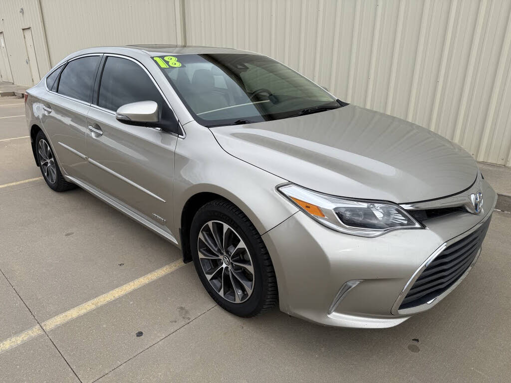 2018 Toyota Avalon Hybrid XLE Premium FWD